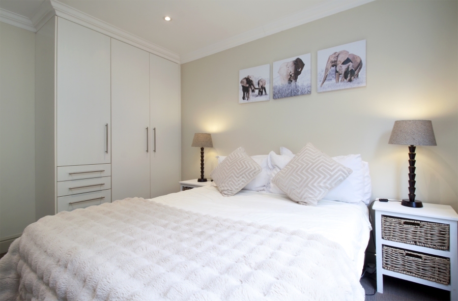 To Let 3 Bedroom Property for Rent in Cairnside Western Cape